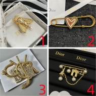 DIOR BROOCH 13608