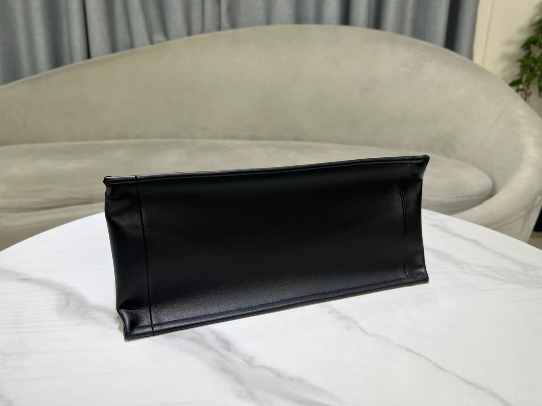 MEDIUM Dior BOOK TOTE Macrocannage Calfskin Black High