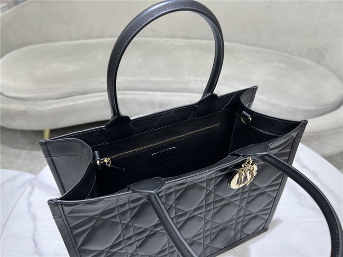 MEDIUM Dior BOOK TOTE Macrocannage Calfskin Black High