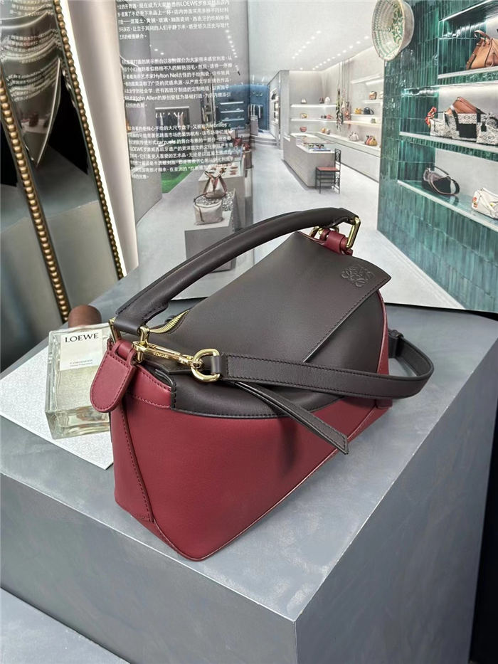 Small Puzzle bag in classic calfskin Chocolate/Burgundy High