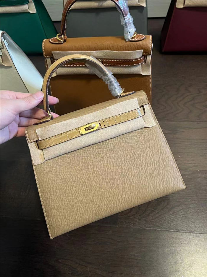 Hermes Kelly 25/28cm Sellier Bag Epsom and Crocodile Leather Silver/Gold Metal In Beige De Weimar WAX High