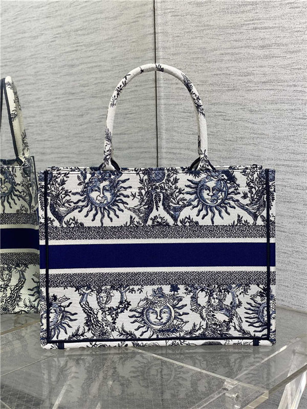 MEDIUM Dior BOOK TOTE Toile de Jouy Soleil Embroidery Blue High