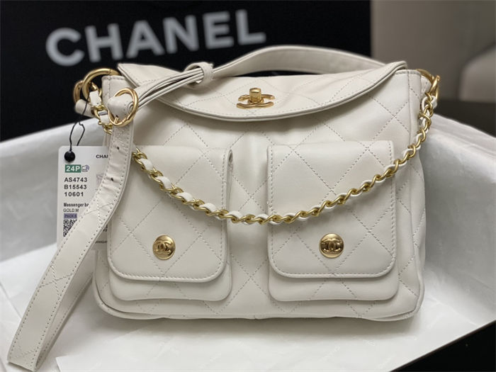 Chanel Hobo handbag AS4743 Shiny calfskin & gold-tone metal White High