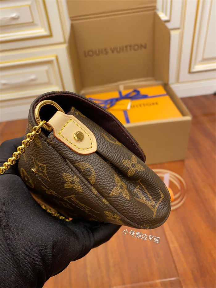 Louis Vuitton Favorite PM Bag Monogram Canvas M40717 Top