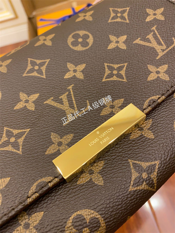 Louis Vuitton Favorite PM Bag Monogram Canvas M40717 Top