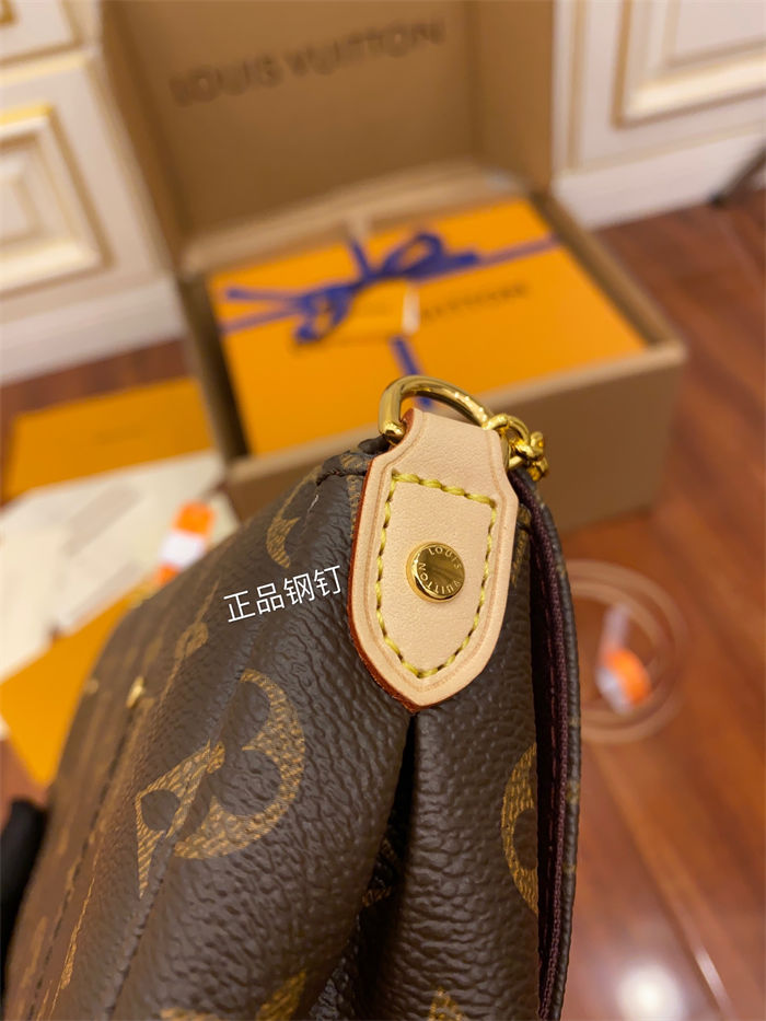 Louis Vuitton Favorite PM Bag Monogram Canvas M40717 Top