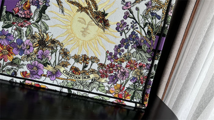 LARGE Dior BOOK TOTE Dior 4 Saisons Été Soleil Embroidery High