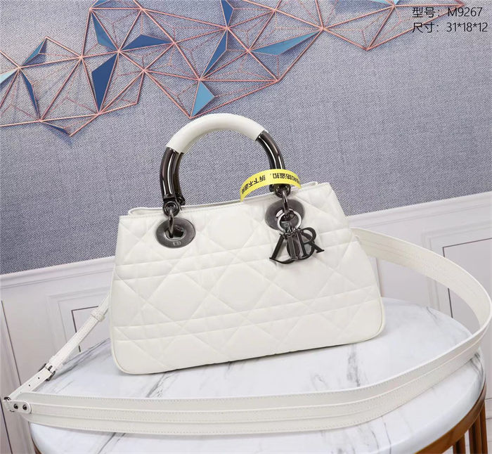 LADY 95.22 MEDIUM BAG Cannage Calfskin White High