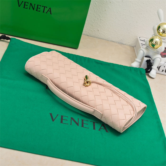 BV Long Clutch Andiamo With Handle High