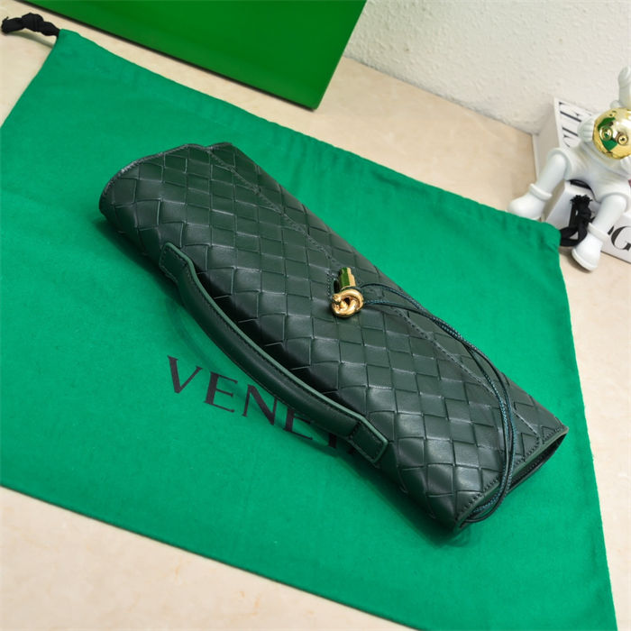 BV Long Clutch Andiamo With Handle Emerald green High