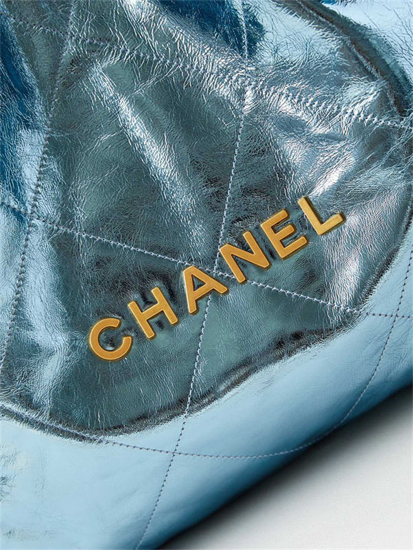 Chanel 22 MEDIUM HANDBAG Metallic Calfskin & Gold-Tone Metal AS3261 Blue High