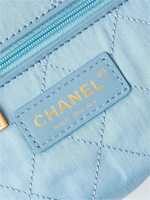 Chanel 22 MEDIUM HANDBAG Metallic Calfskin & Gold-Tone Metal AS3261 Blue High