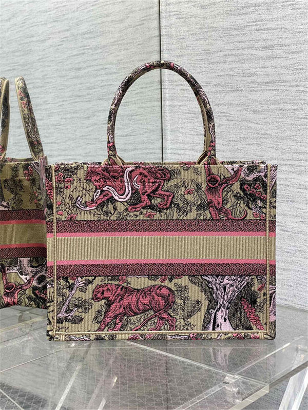 MEDIUM Dior BOOK TOTE Toile de Jouy Embroidery Sauvage Raffia High