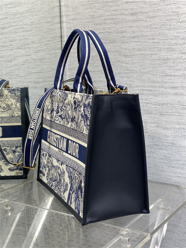 MEDIUM Dior BOOK TOTE Toile de Jouy Embroidery Blue High