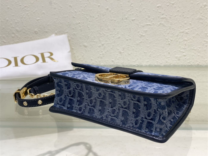 30 MONTAIGNE EAST-WEST BAG WITH CHAIN Dior Oblique Jacquard Blue Denim High