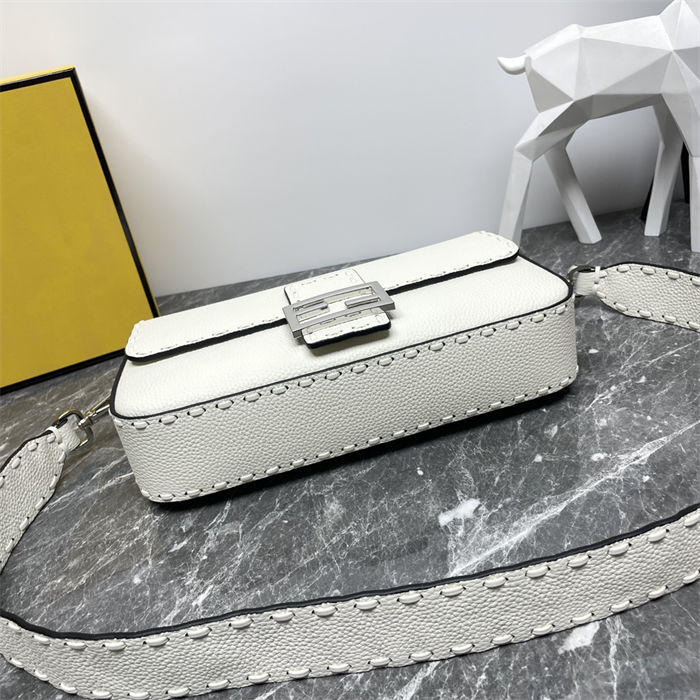 BAGUETTE Selleria bag with oversized topstitching White High