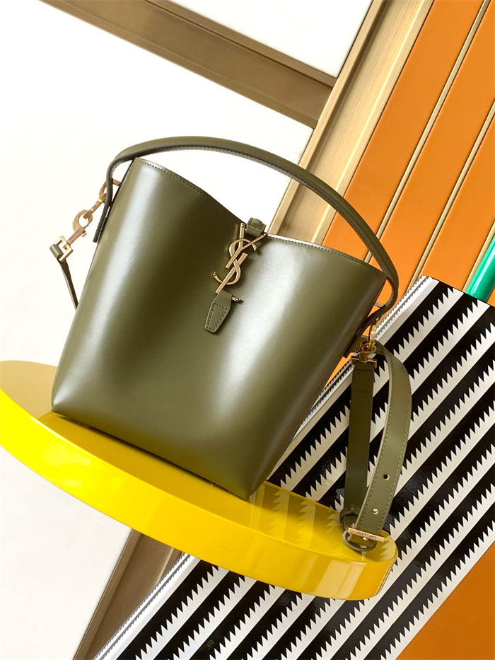 LE 37 SMALL IN SHINY LEATHER BUCKET BAG High