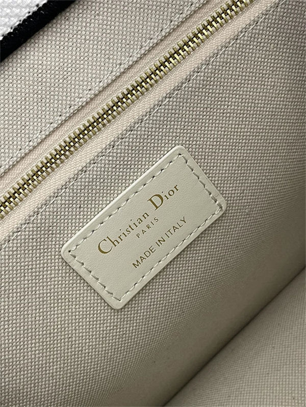 SMALL Dior BOOK TOTE Dioramour Je Vous Adore Embroidery High