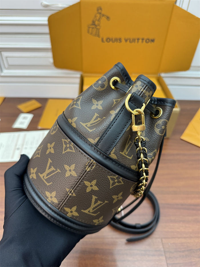 Louis Vuitton Canoé Bucket Bag Monogram coated canvas M83480 Top