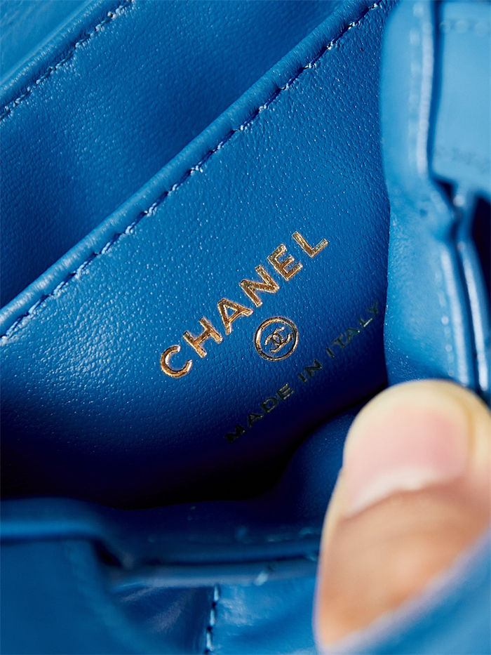 Chanel CLUTCH WITH CHAIN AP3435 Shiny Aged Calfskin & Gold-Tone Metal Blue-Royal High