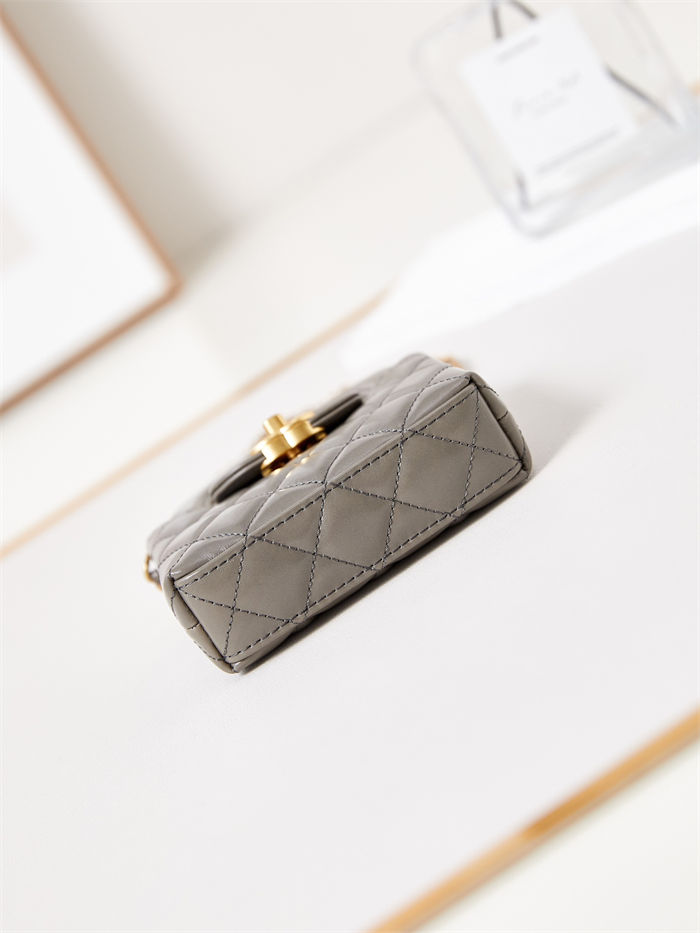 Chanel CLUTCH WITH CHAIN AP3435 Shiny Aged Calfskin & Gold-Tone Metal Grey High