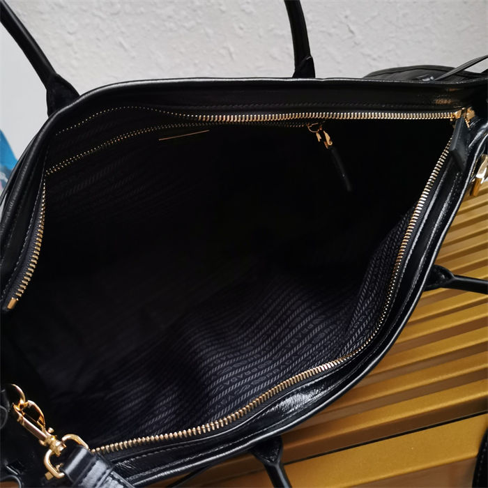 Prada Large Leather handbag 1BA439 High