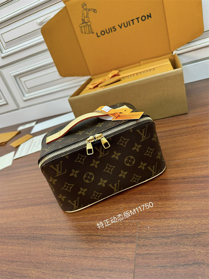 Louis Vuitton TOILETRY BAG Monogram coated canvas M11750 Top