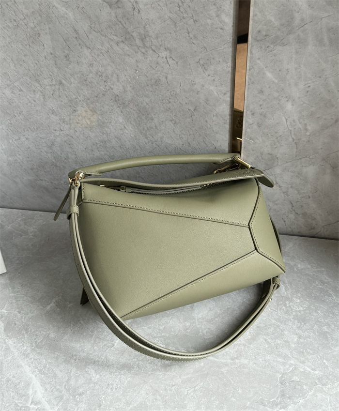 Small Puzzle bag in classic calfskin Eucalyptus Green High