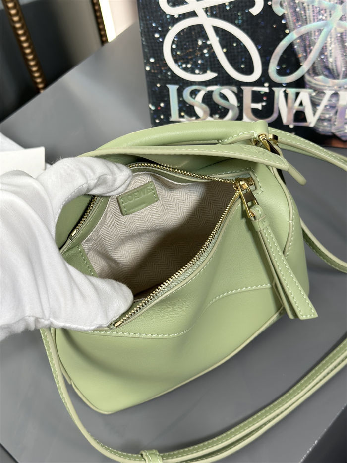 Mini Puzzle bag in classic calfskin Light Pear High