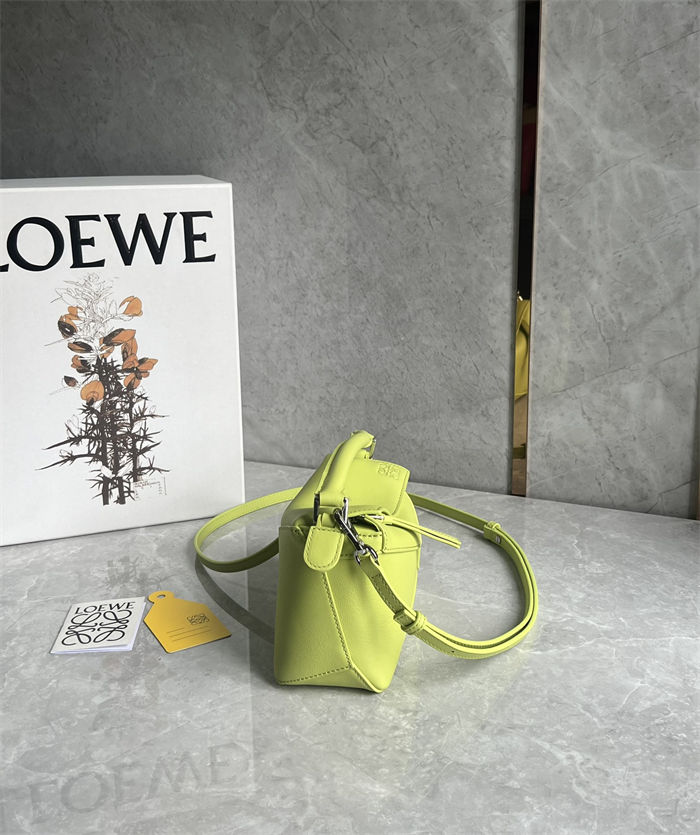 Mini Puzzle bag in classic calfskin Meadow Green High