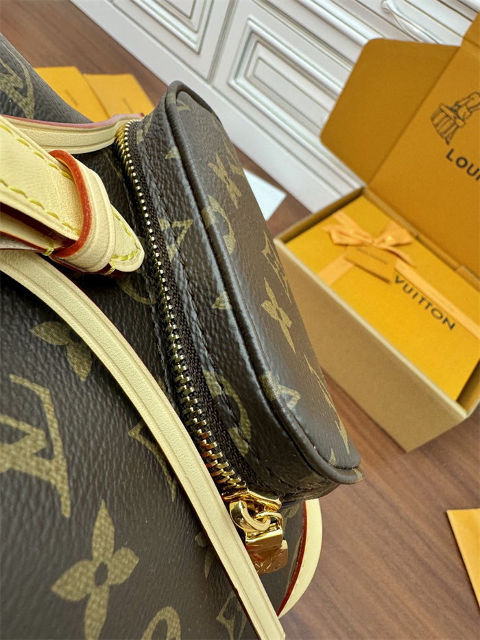 Louis Vuitton Montsouris Mini Monogram M11199 Top