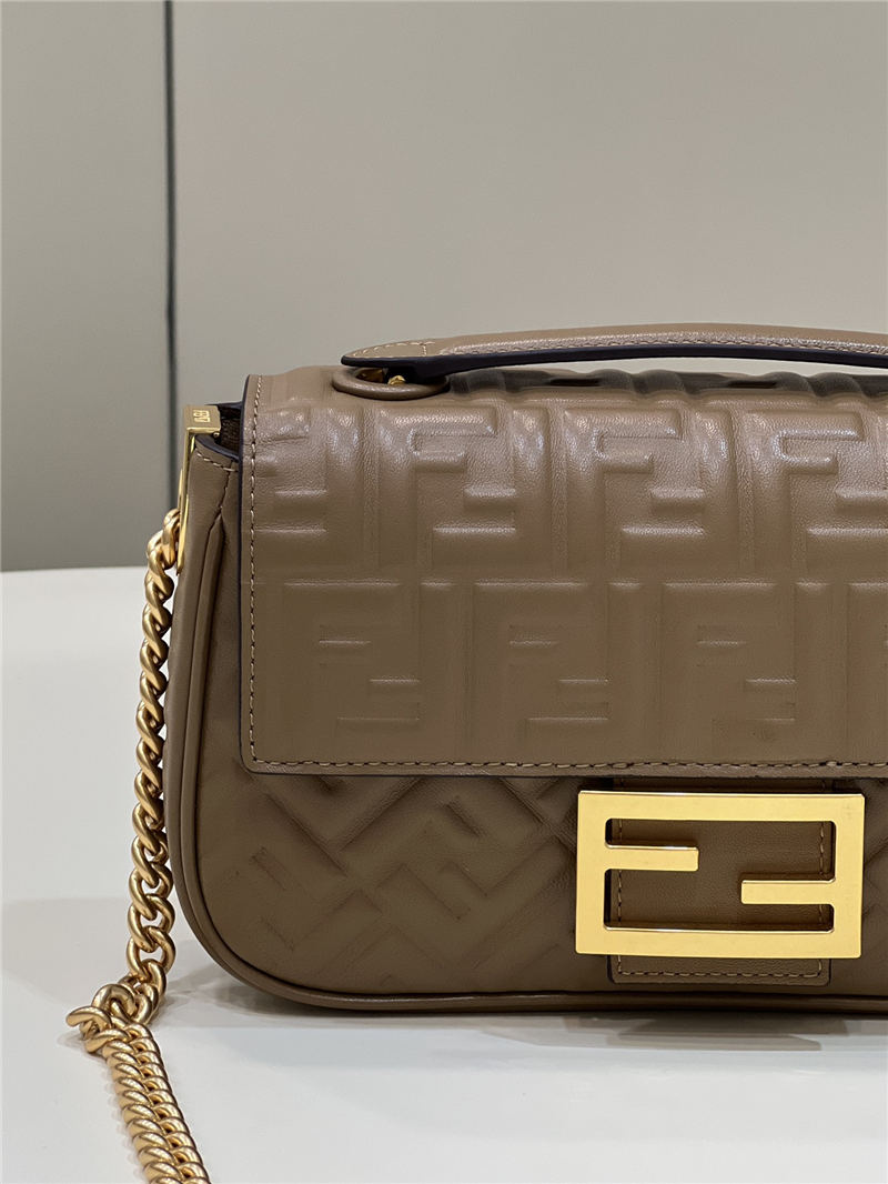 BAGUETTE Chain Midi leather bag Brown High