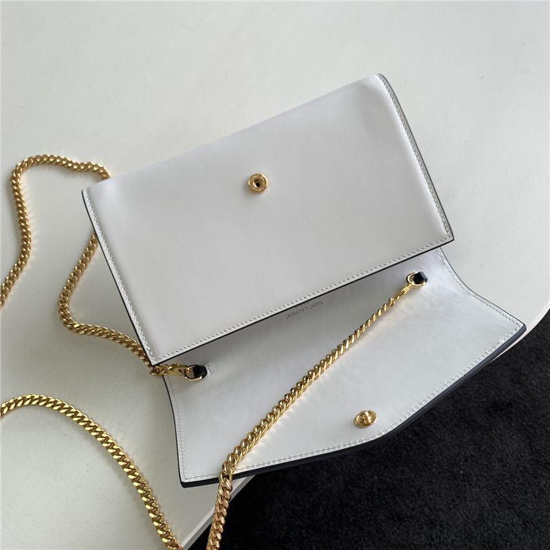 UPTOWN CHAIN WALLET IN SMOOTH LEATHER High