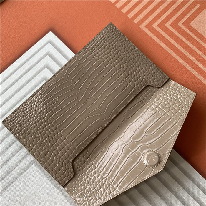 UPTOWN POUCH IN Crocodile Taupe High