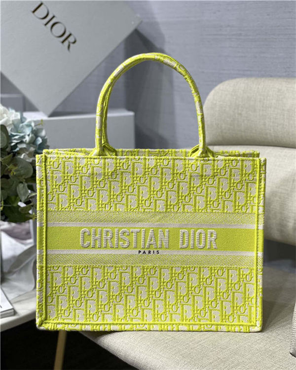 MEDIUM Dior BOOK TOTE Dior Oblique Jacquard Yellow High