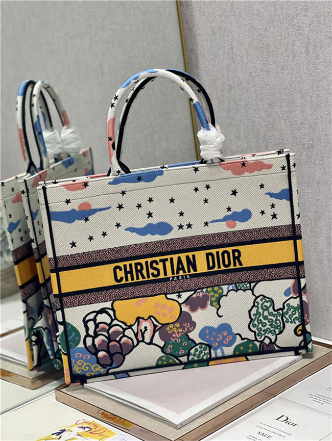 LARGE Dior BOOK TOTE Dior Ciel de Rêve Embroidery High