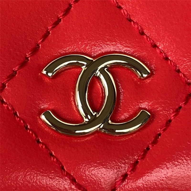 Chanel FLAP PHONE HOLDER WITH CHAIN Shiny Calfskin & Gold-Tone Metal AP2875 Red A