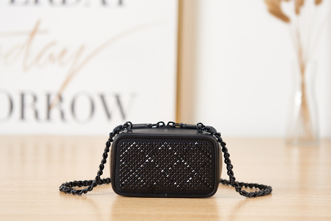 CLUTCH WITH CHAIN Lambskin, Strass & Black Metal AP2856 High