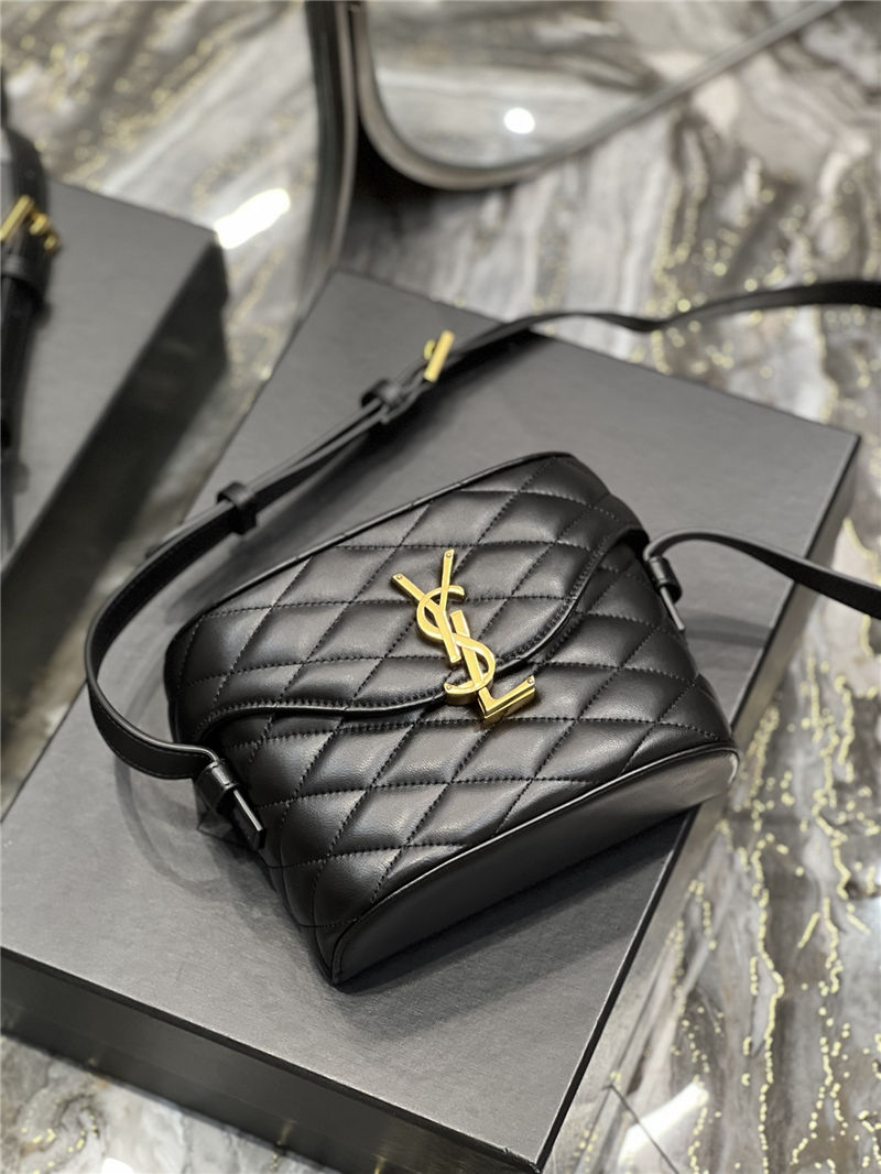 JUNE BOX BAG IN QUILTED PATENT LEATHER High