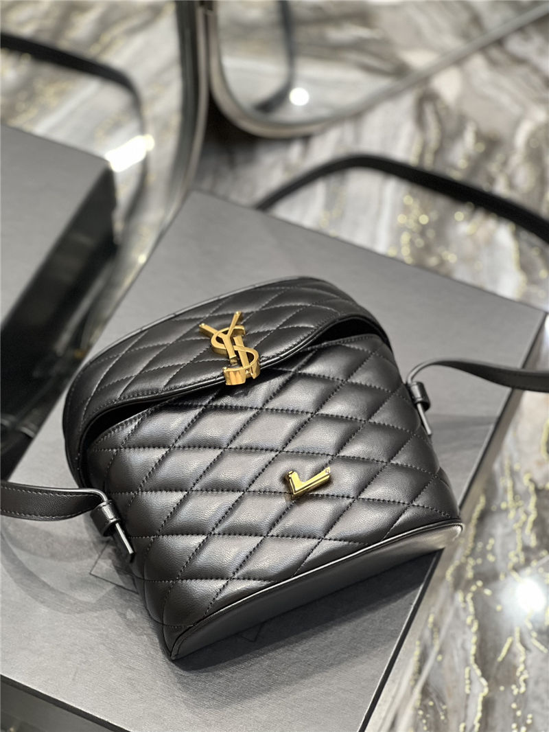 JUNE BOX BAG IN QUILTED PATENT LEATHER High