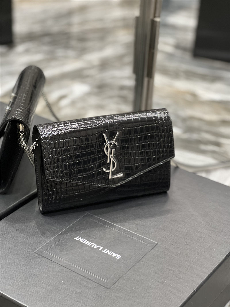 UPTOWN CHAIN WALLET IN CROCODILE-EMBOSSED SHINY LEATHER Black High