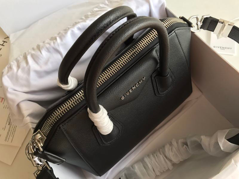 Givenchy MEDIUM ANTIGONA BAGE IN GRAINED LEATHER Black High