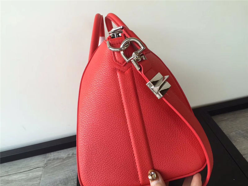 Givenchy MEDIUM ANTIGONA BAGE IN GRAINED LEATHER Red High