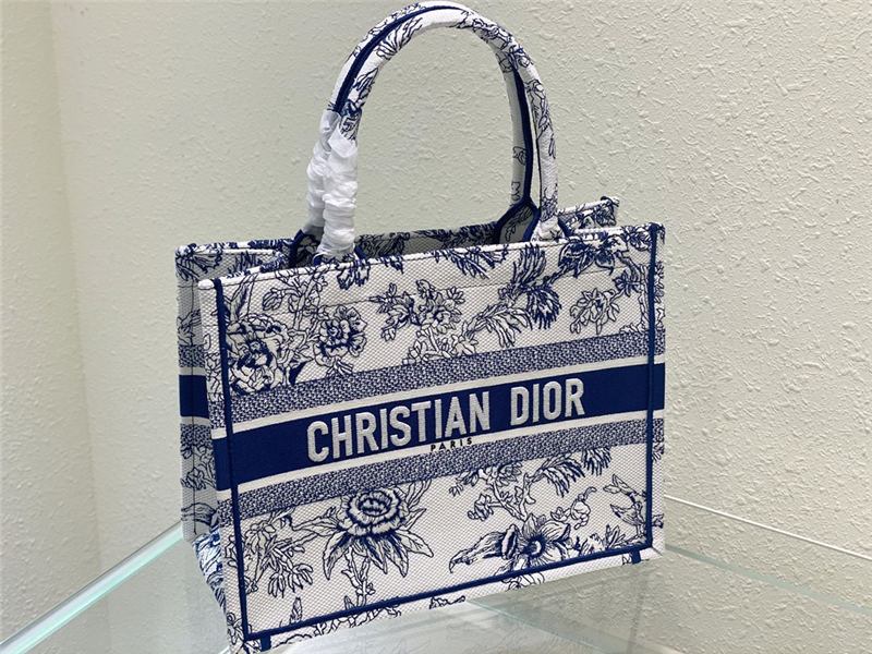 MEDIUM Dior BOOK TOTE Dior Jardin Botanique Embroidery Blue High