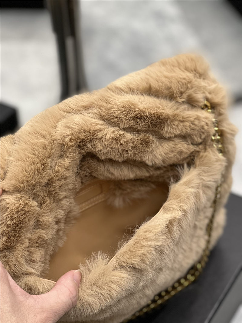 NIKI MEDIUM CHAIN BAG IN SHEARLING High