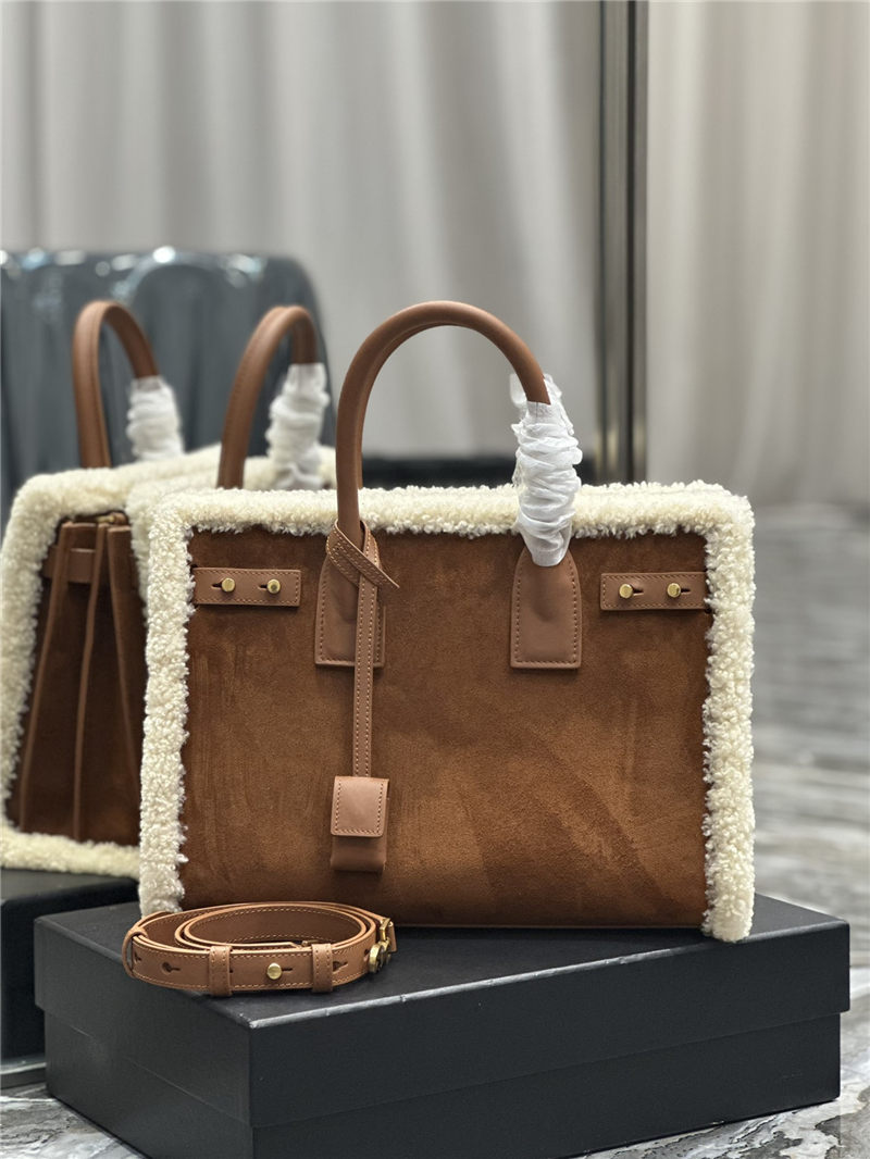 SAC DE JOUR SUPPLE MEDIUM IN SUEDE AND SHEARLING High