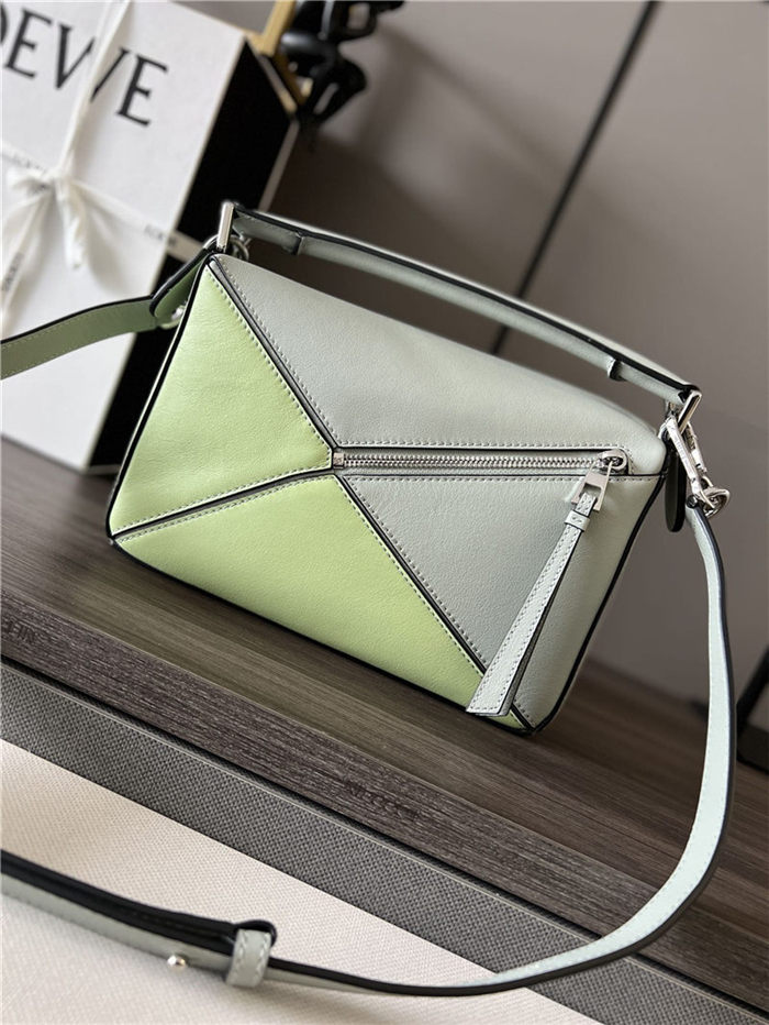 Small Puzzle bag in classic calfskin Green High