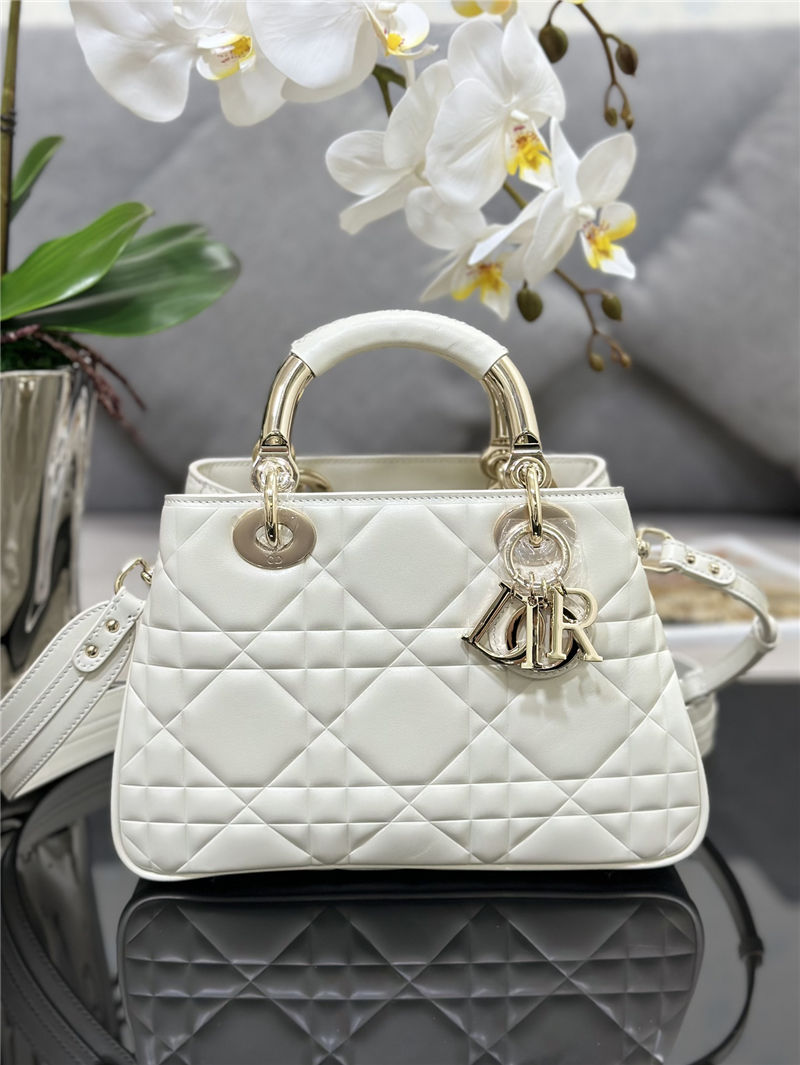 LADY 95.22 SMALL BAG Cannage Calfskin High