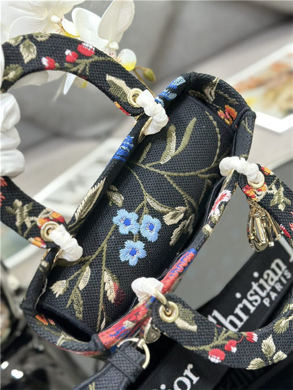 MEDIUM LADY D-LITE BAG Dior Birds Embroidery Black High