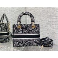 MEDIUM LADY D-LITE BAG Plan de Paris Embroidery Black/White High